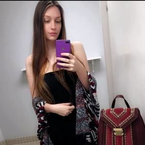 Meet your Posher, Leanna